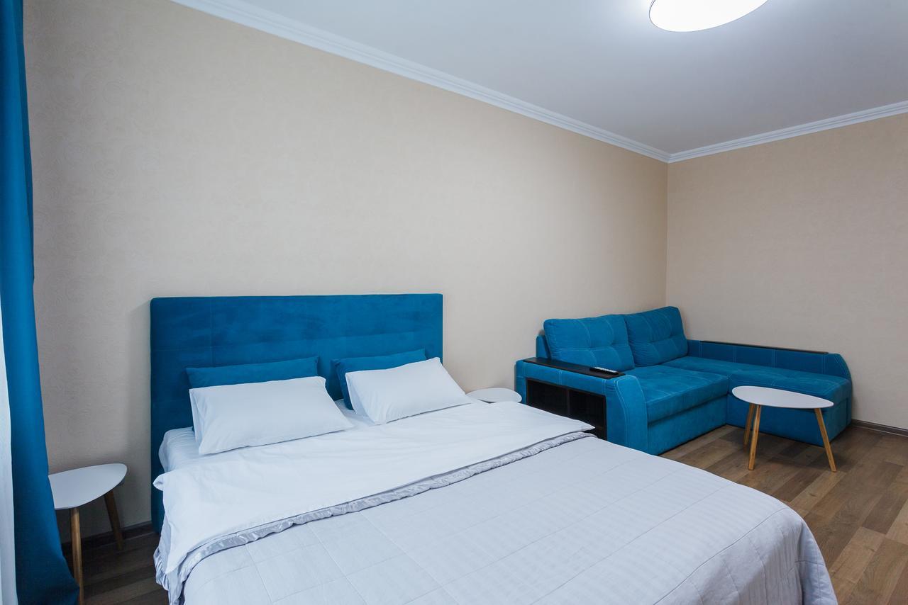 Cosy Apartment At Pozniaky Kiev Luaran gambar