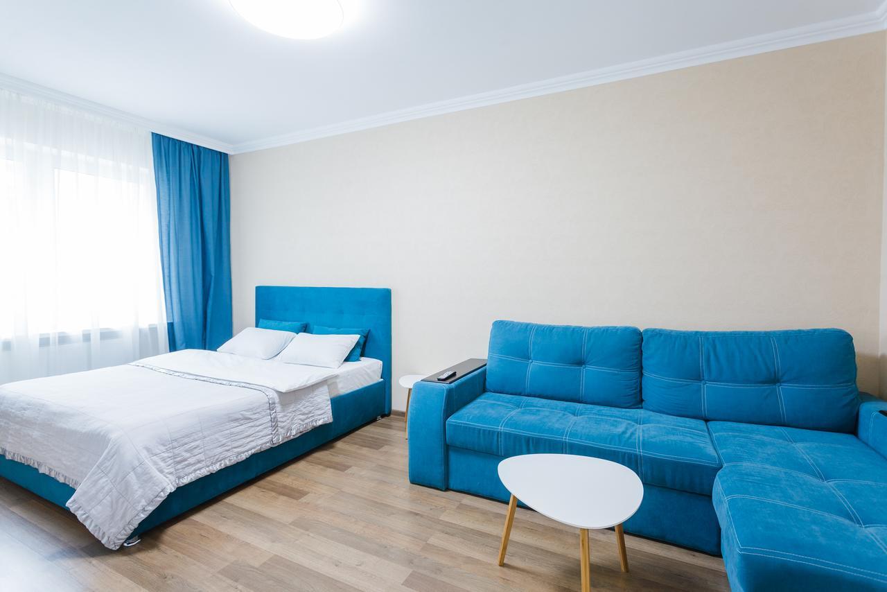 Cosy Apartment At Pozniaky Kiev Luaran gambar
