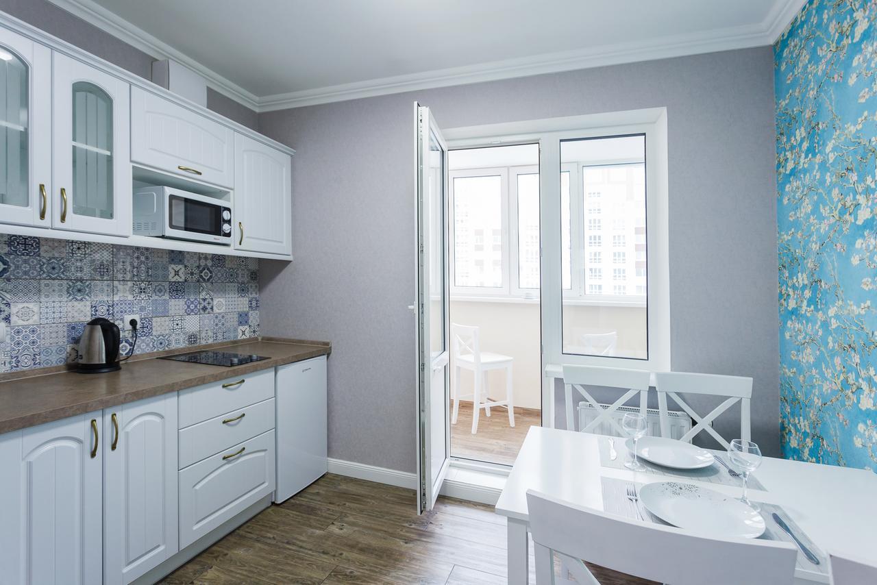 Cosy Apartment At Pozniaky Kiev Luaran gambar